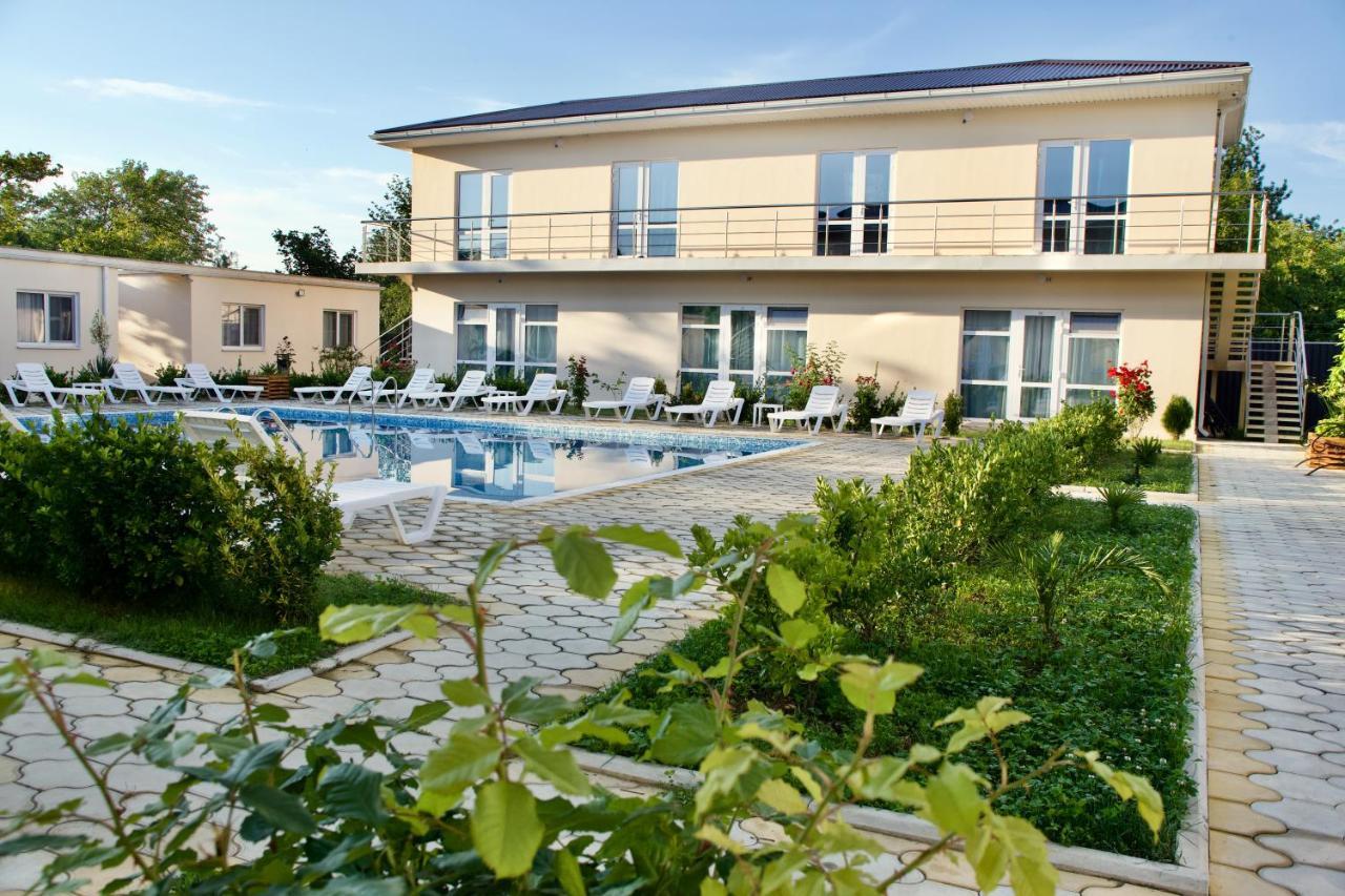 Family Resort Bambora Gudauta Esterno foto